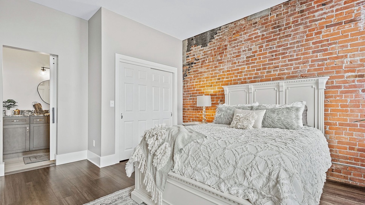 Photo of Others in Akron