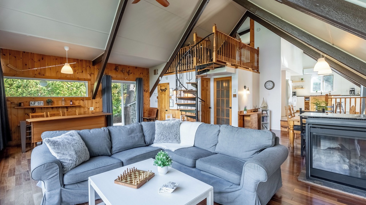 Photo of Livingroom in St-Adolphe-d'Howard