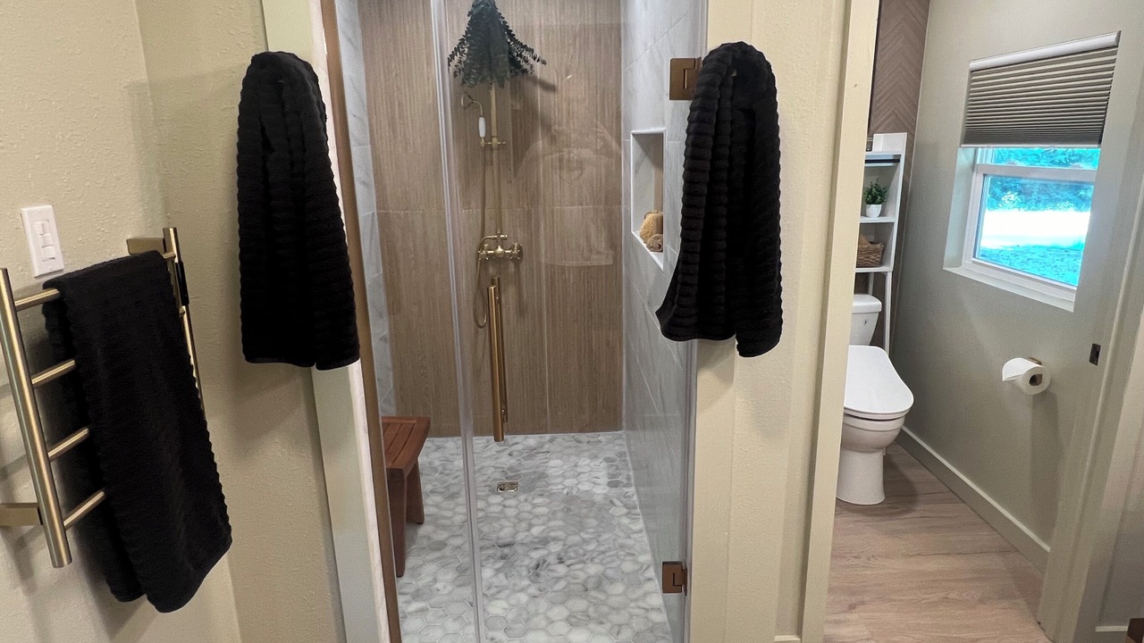 Photo of Bathroom in Gregg County