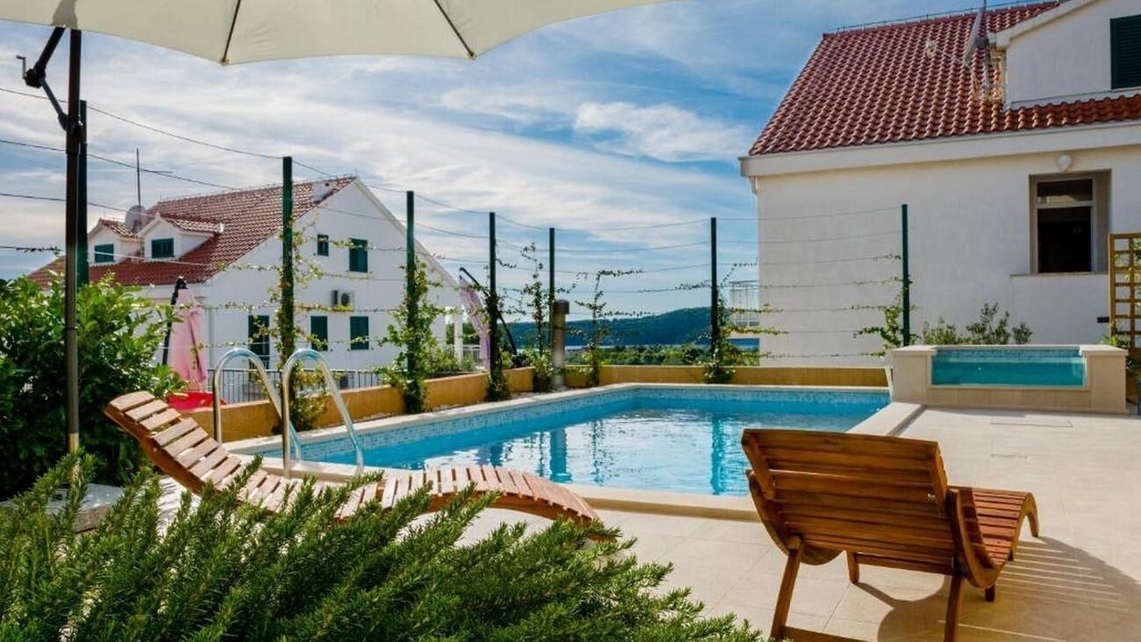 Photo of Outdoor in Cove Makarac (Milna)