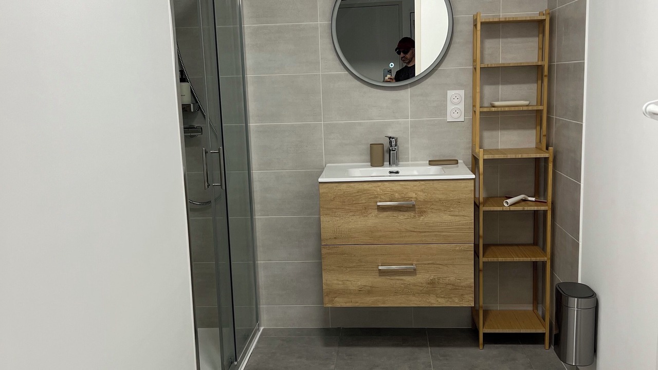 Photo of Bathroom in Vezeronce-Curtin