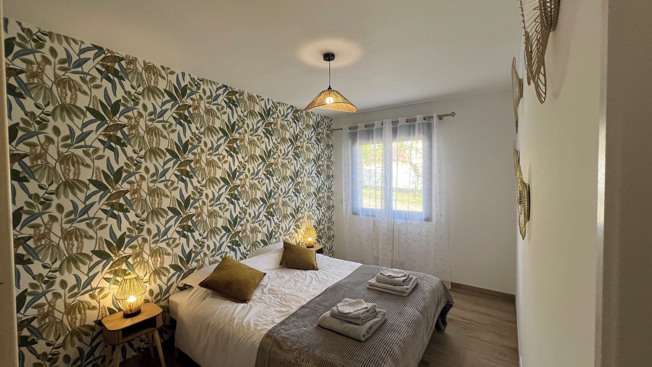 Photo of Bedroom in Vezeronce-Curtin