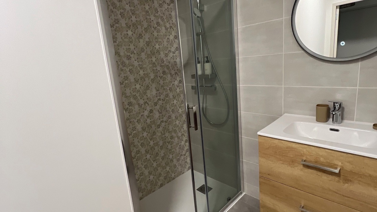 Photo of Bathroom in Vezeronce-Curtin