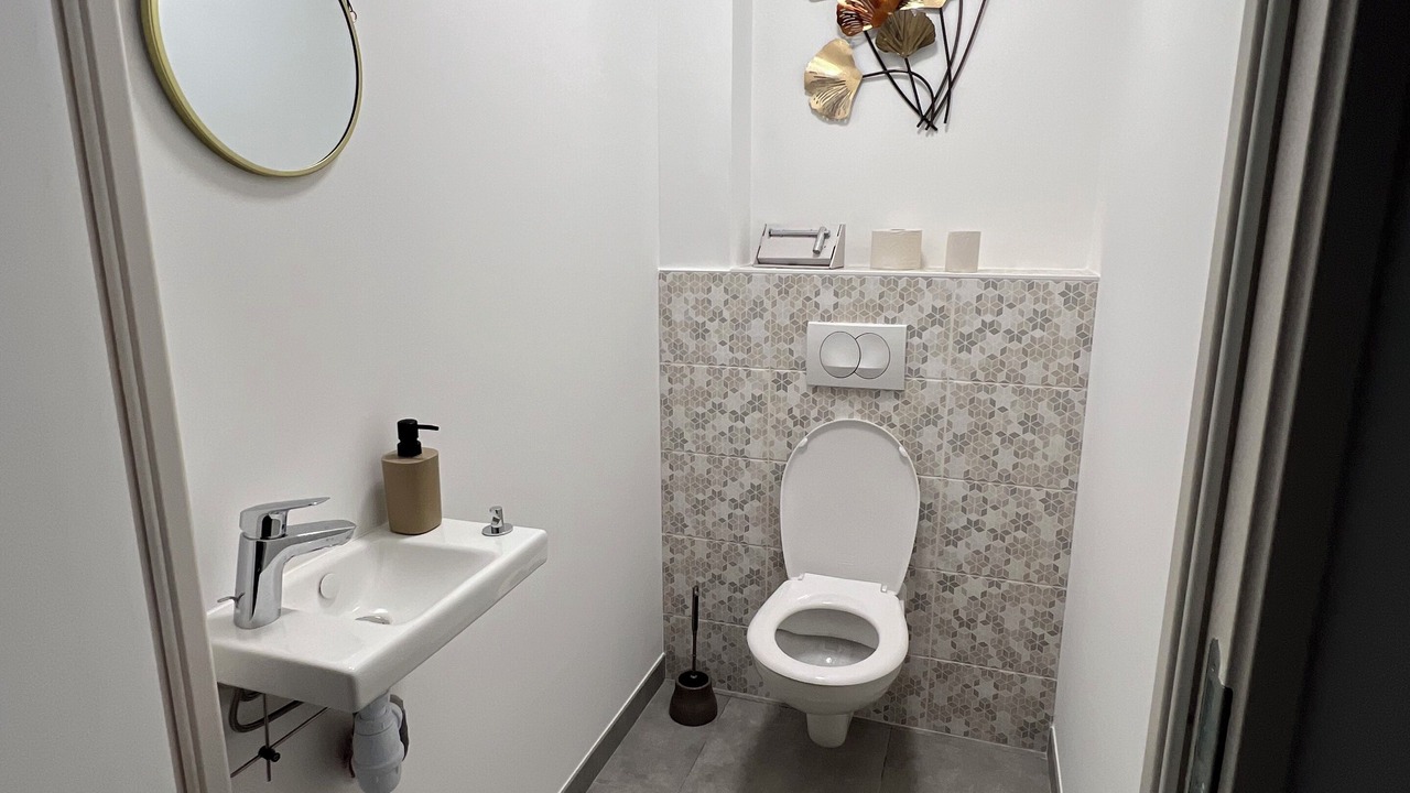 Photo of Bathroom in Vezeronce-Curtin