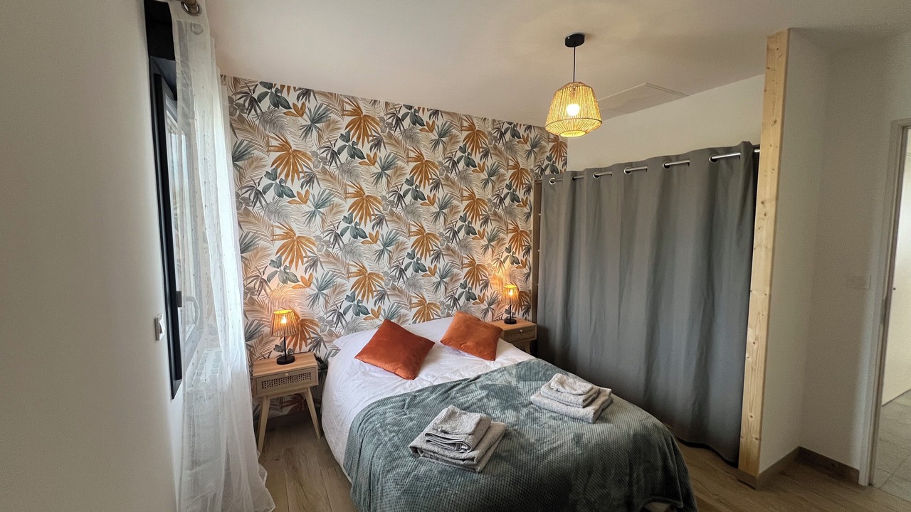 Photo of Bedroom in Vezeronce-Curtin