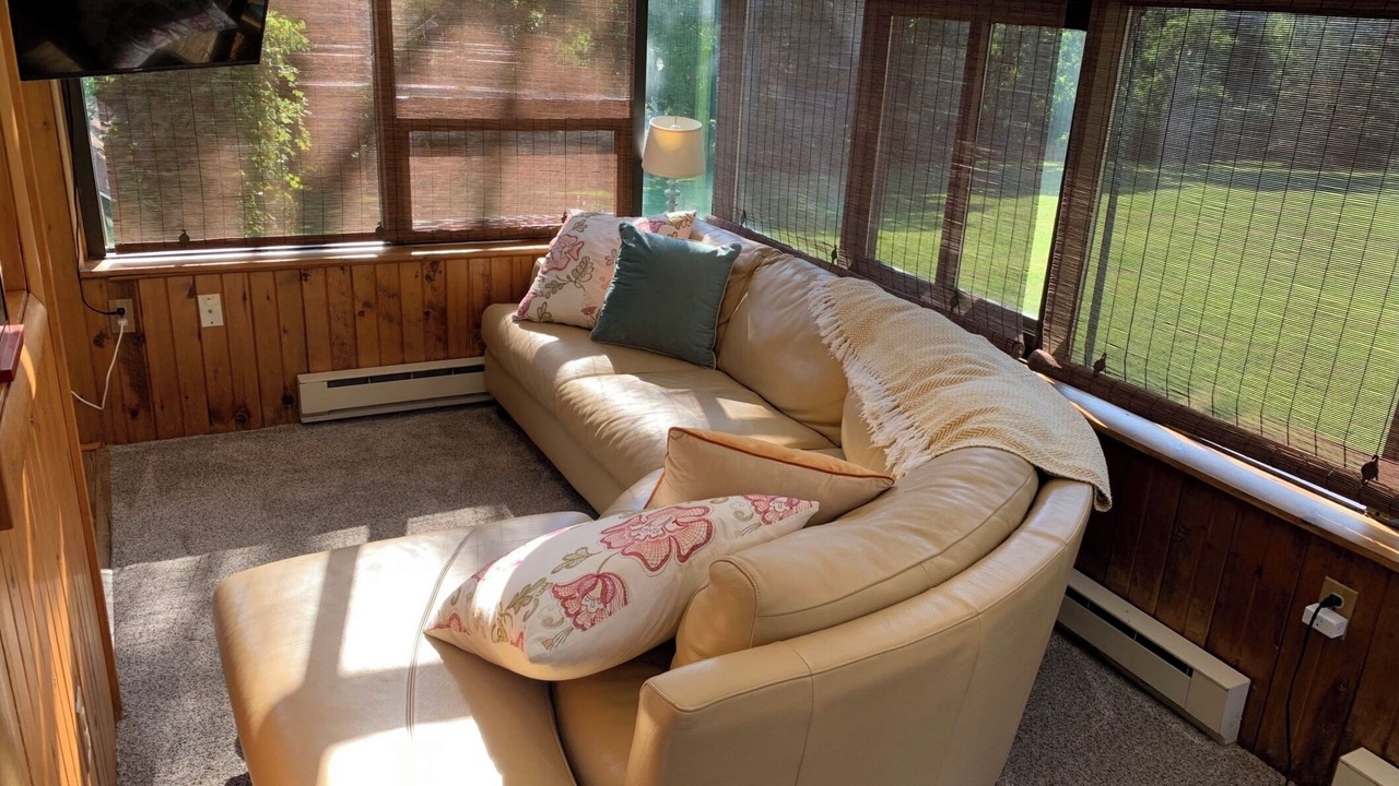Photo of Livingroom in Bristol Hills