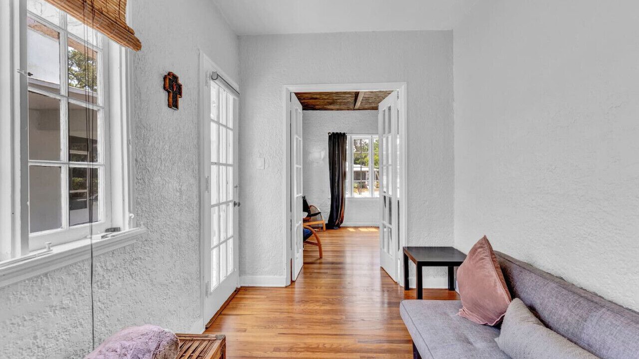 Photo of Livingroom in Kingston