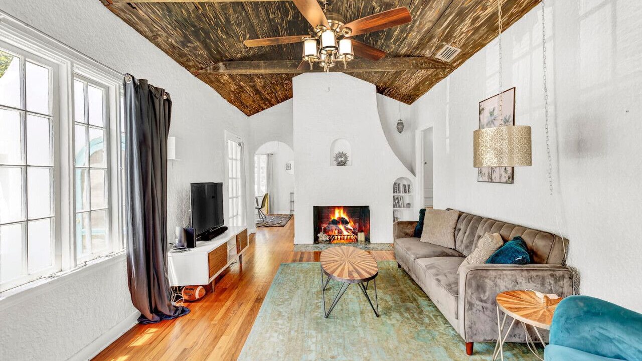 Photo of Livingroom in Kingston