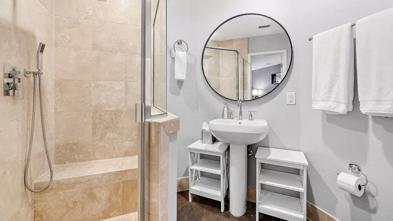 Photo of Bathroom in Uptown