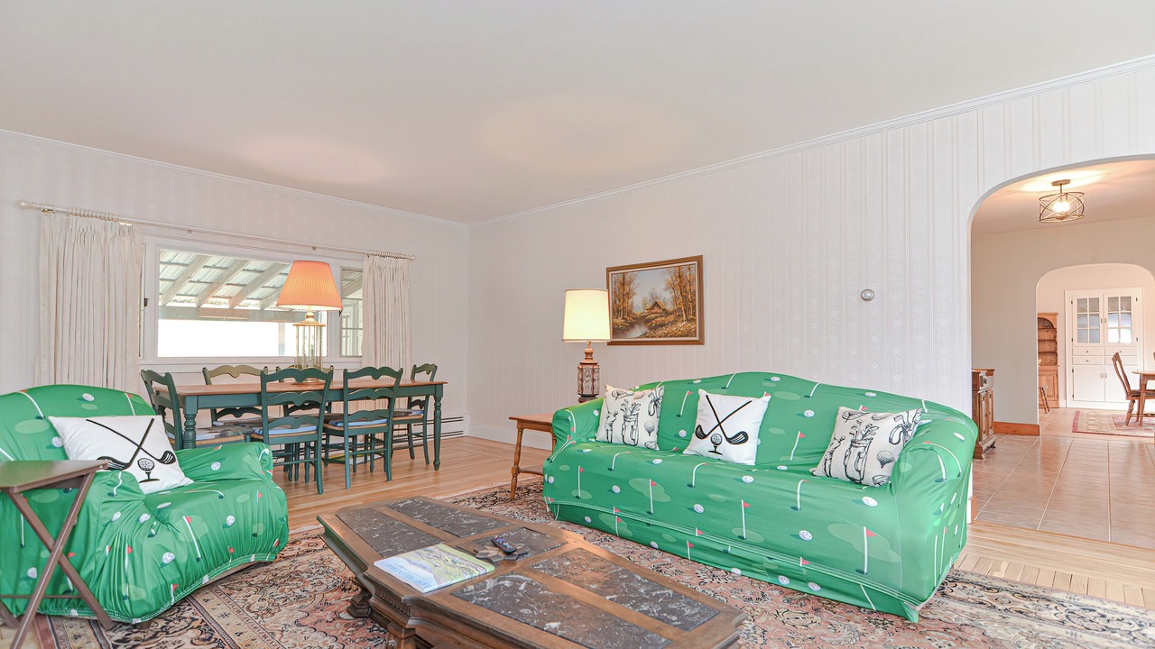 Photo of Livingroom in Adams