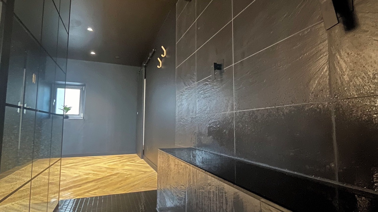 Photo of Others in Folles