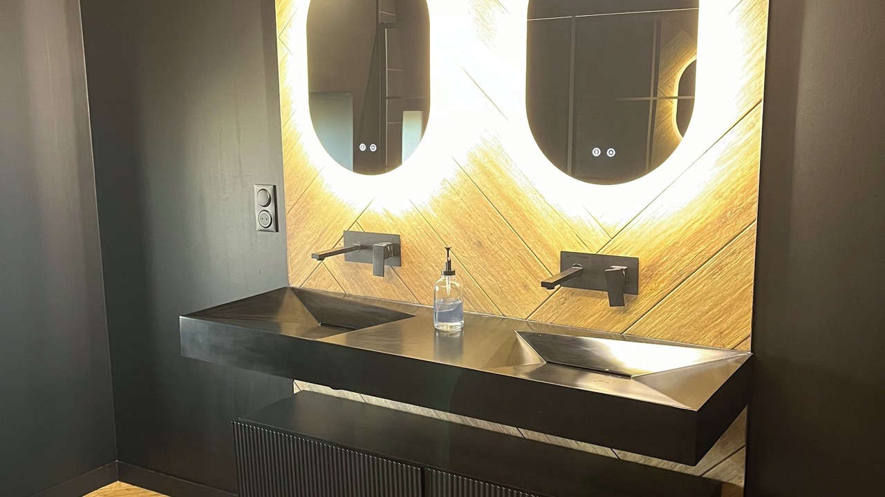 Photo of Others in Folles