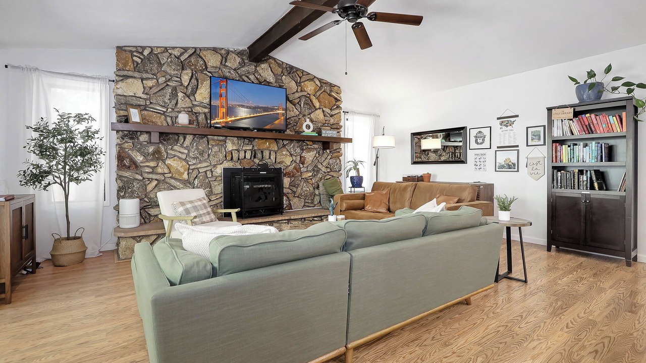 Photo of Livingroom in Pollock Pines