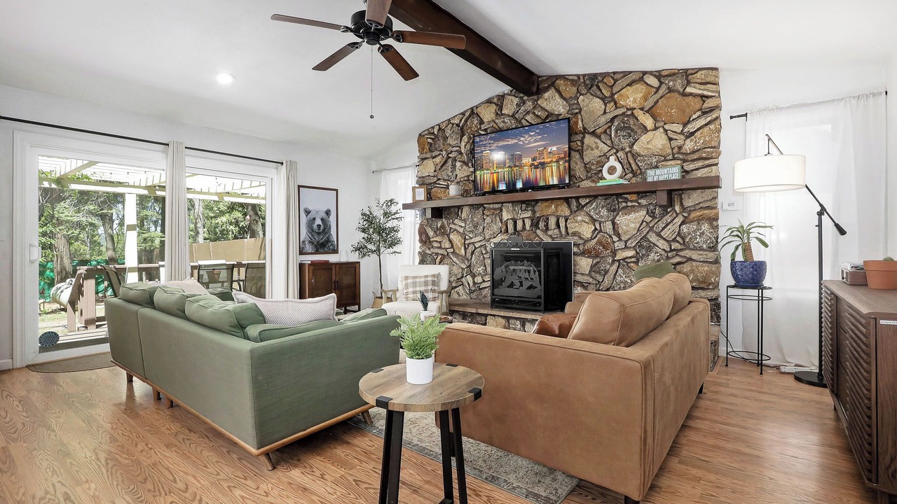 Photo of Livingroom in Pollock Pines