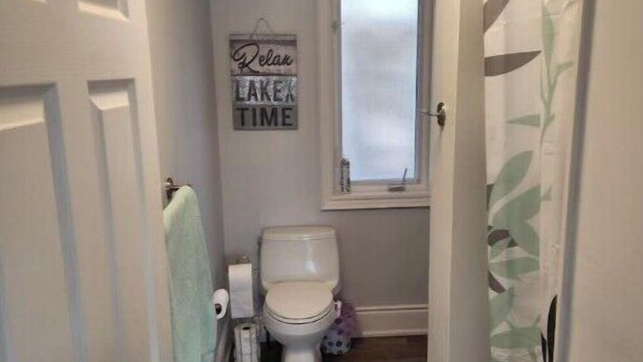 Photo of Bathroom in Honey Harbour