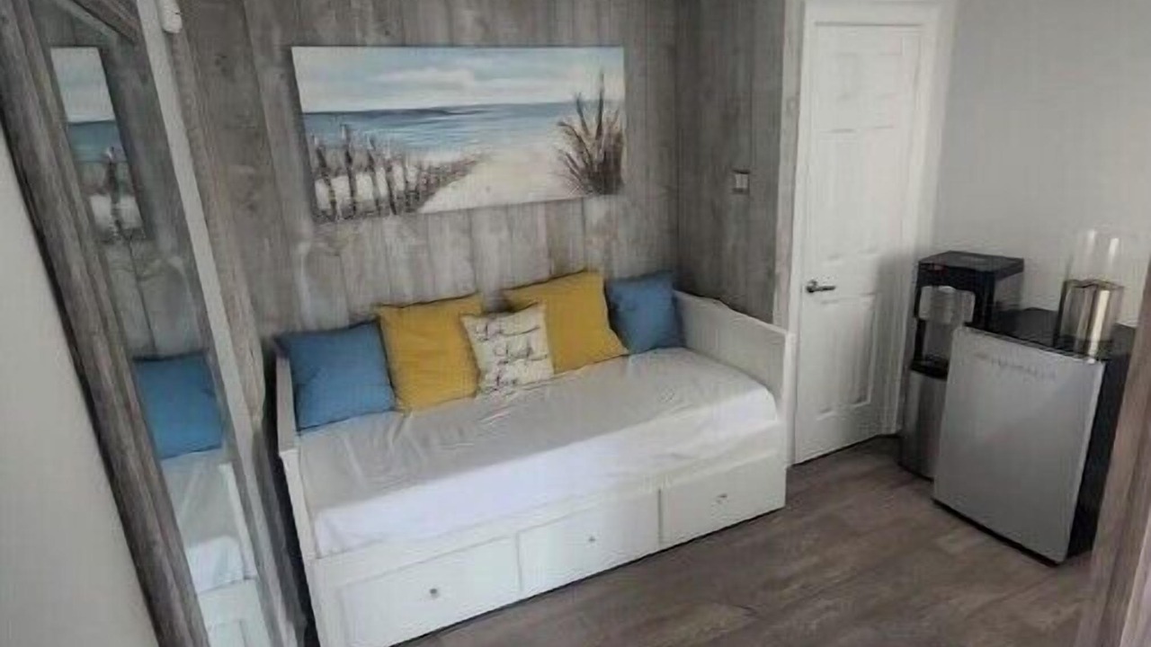 Photo of Livingroom in Honey Harbour