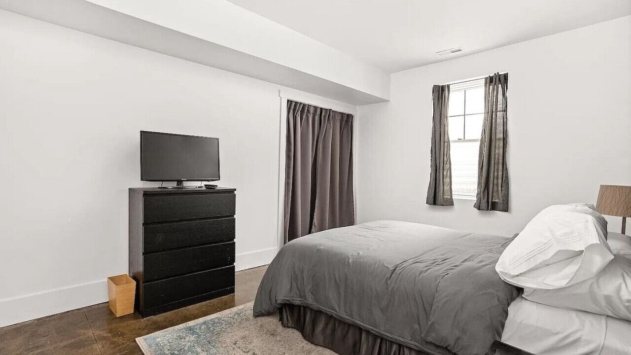 Photo of Bedroom in Meridian-Kessler