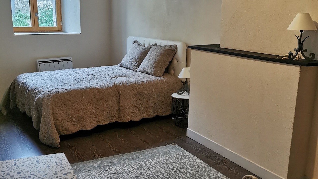 Photo of Bedroom in Yenne