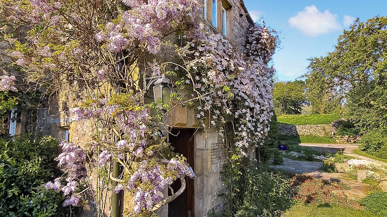 Photo of Outdoor in Litton