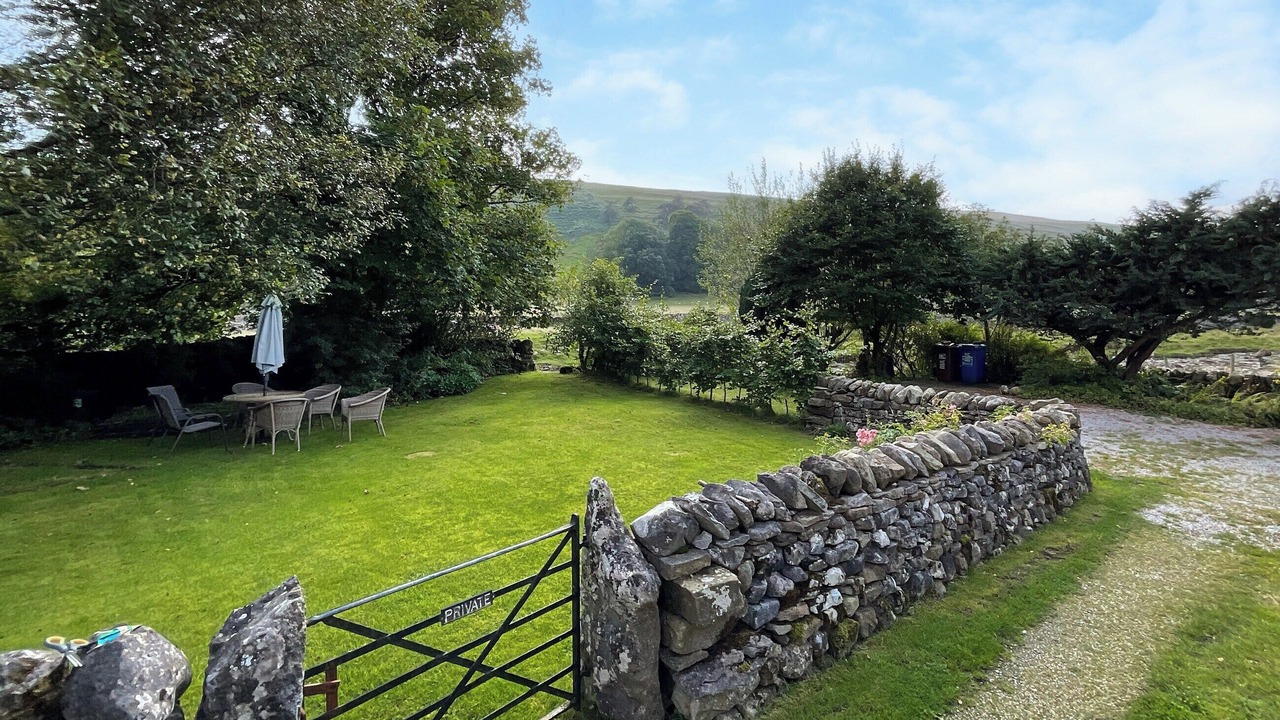 Photo of Outdoor in Litton