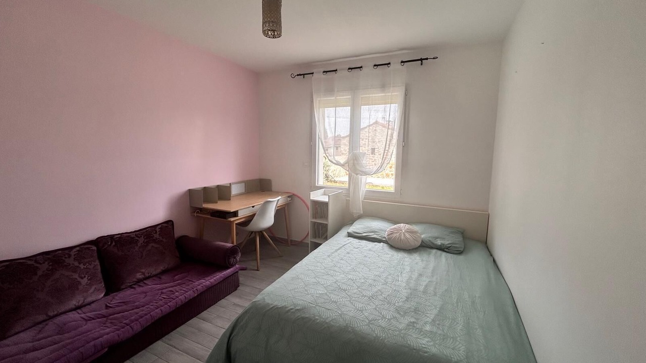 Photo of Bedroom in Lesparre-Medoc