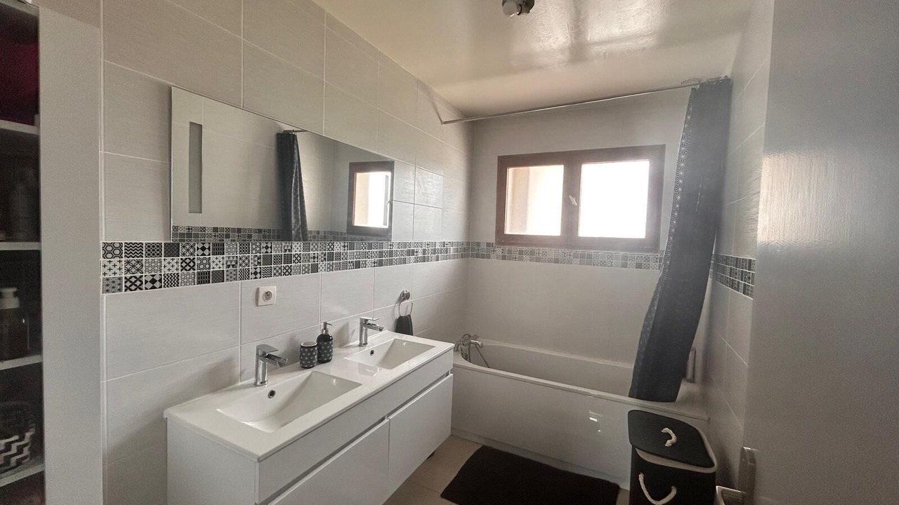 Photo of Bathroom in Lesparre-Medoc