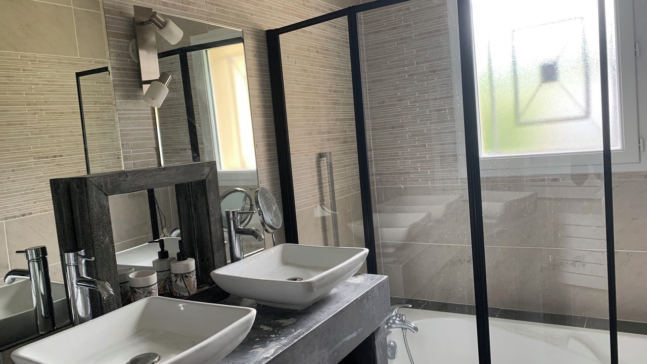 Photo of Bathroom in Roaillan