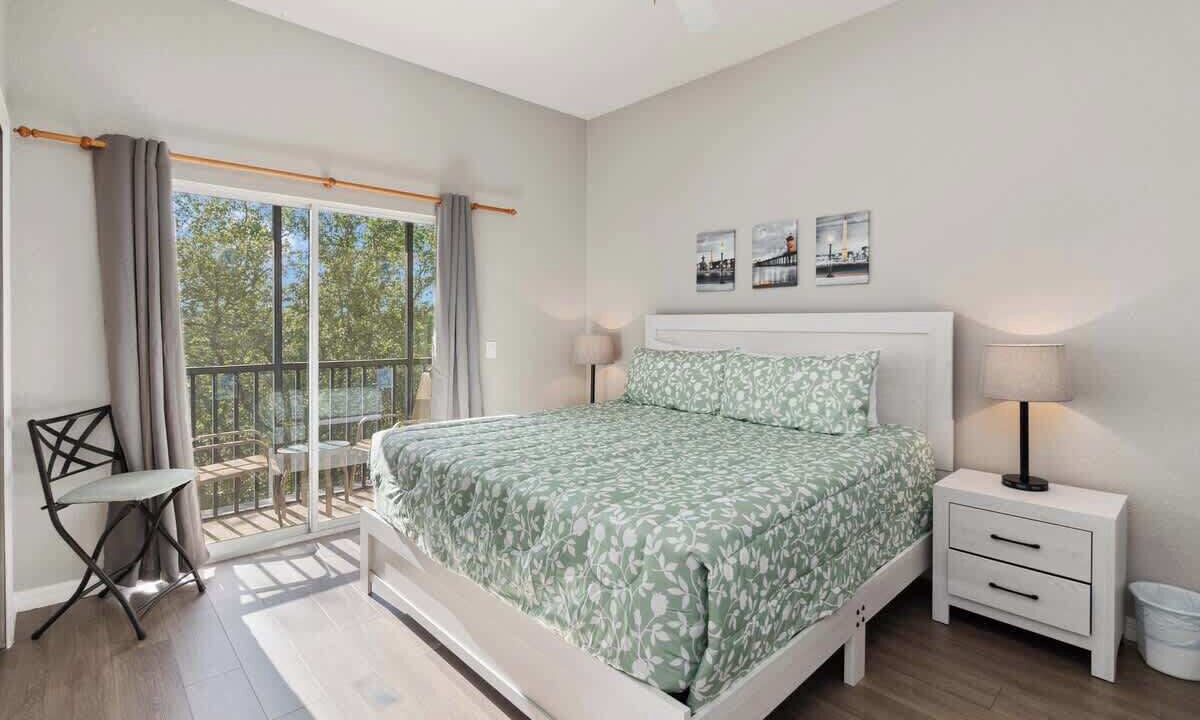 Photo of Bedroom in Bahama Bay