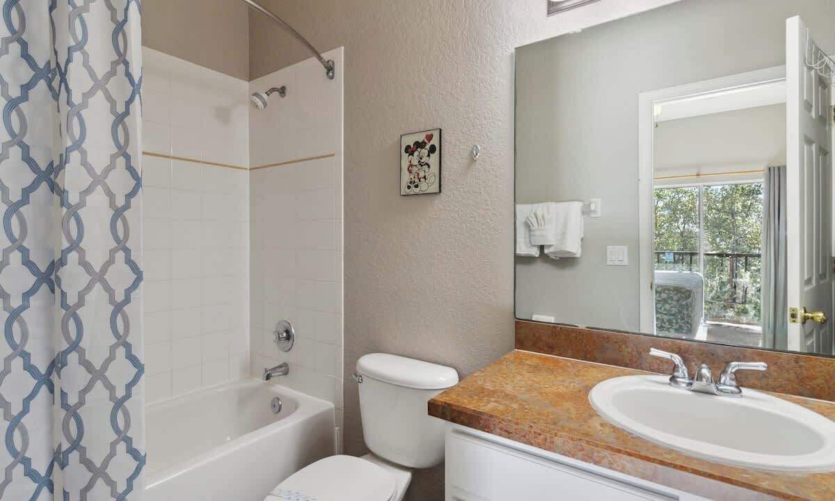 Photo of Bathroom in Bahama Bay