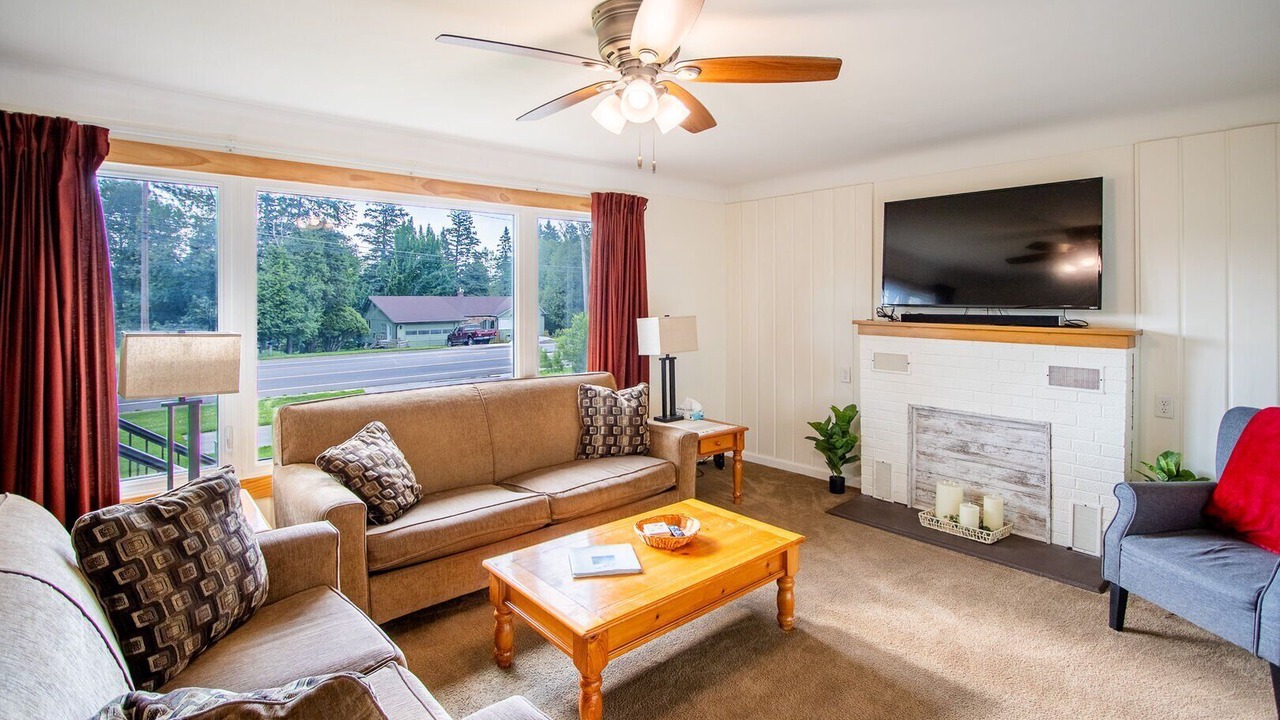 Photo of Livingroom in Hermantown