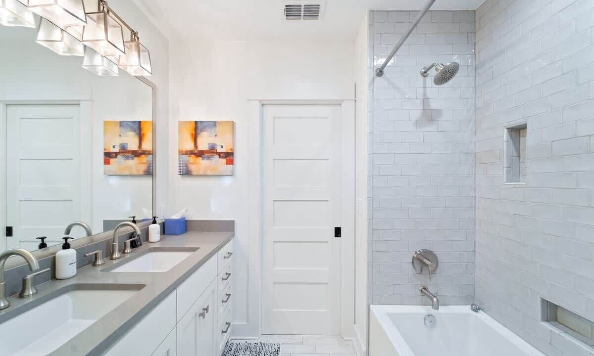 Photo of Bathroom in South River City