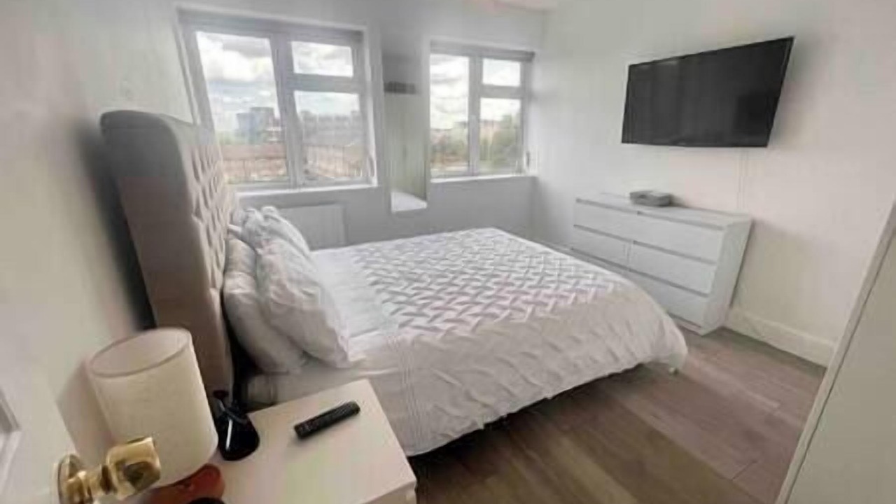 Photo of Others in Chiswick