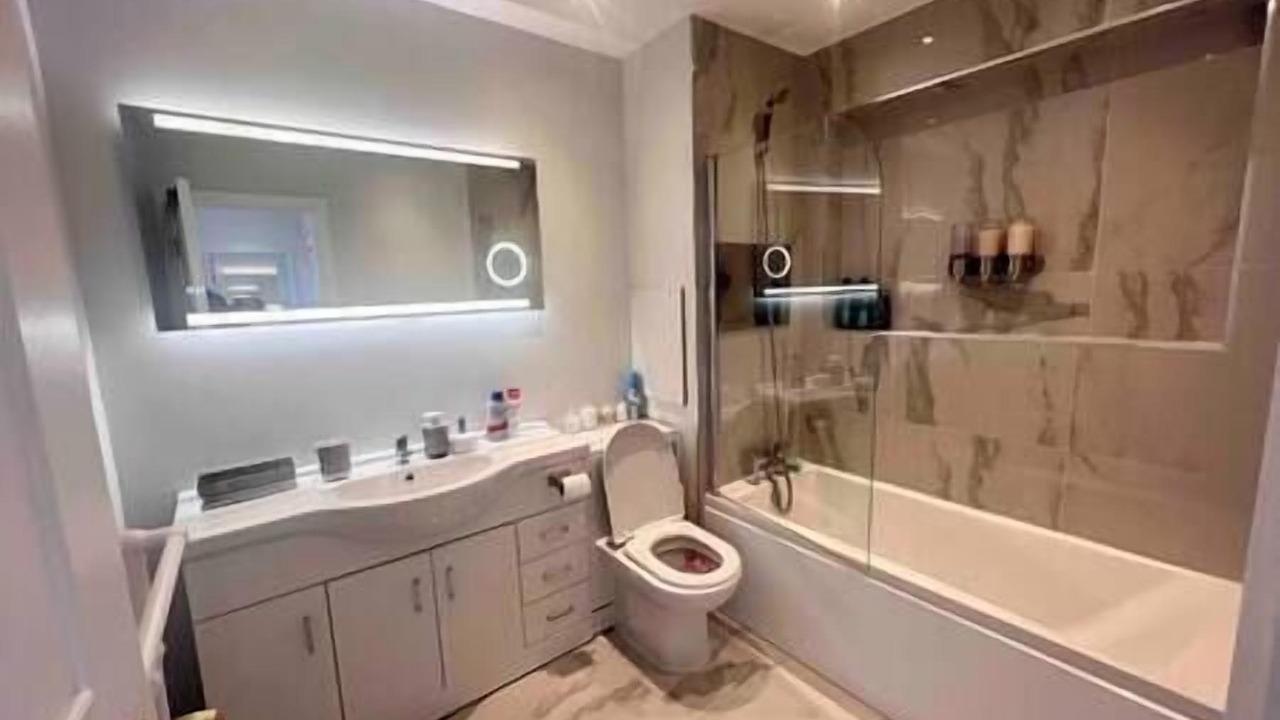 Photo of Others in Chiswick