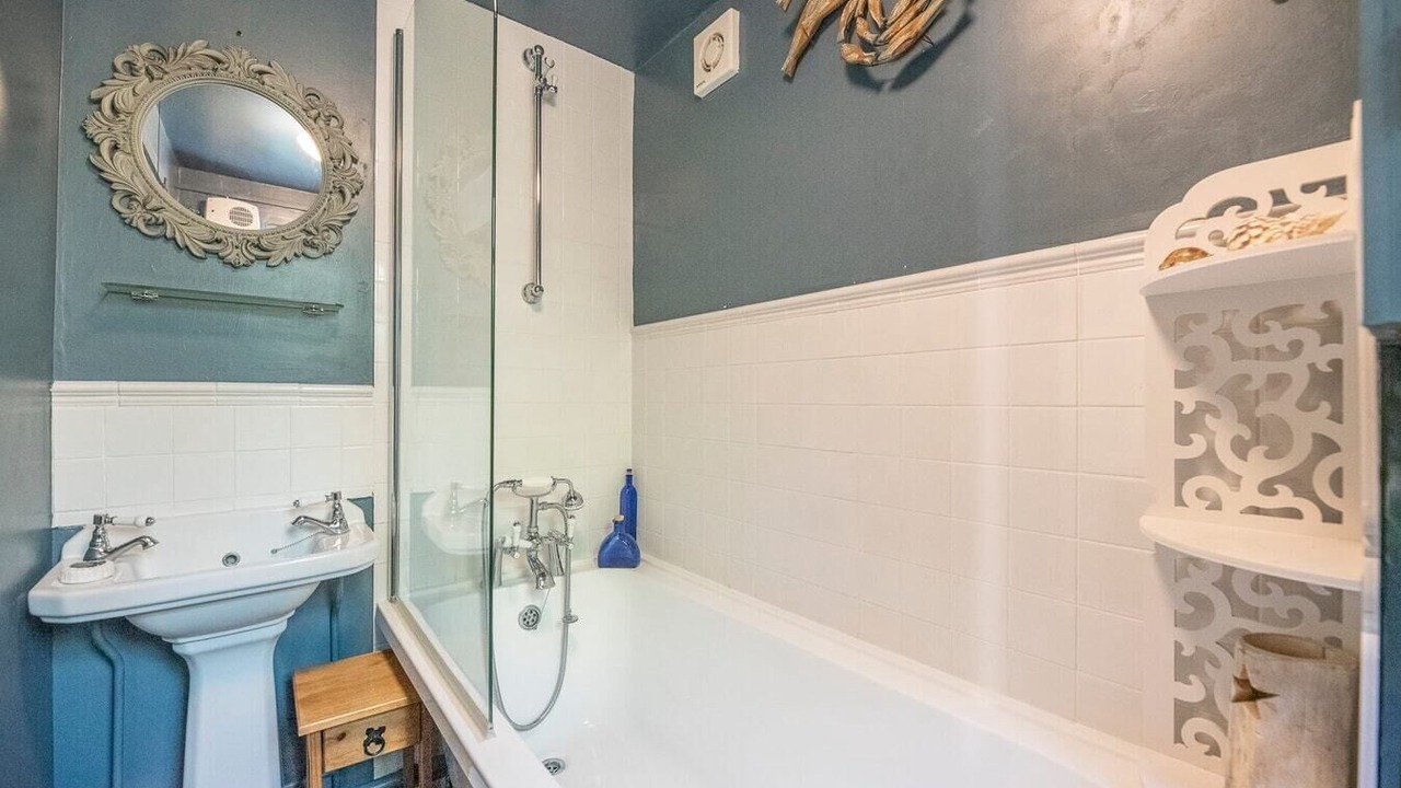 Photo of Bathroom in Darsham