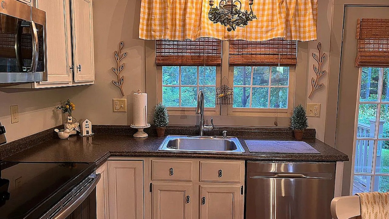 Photo of Kitchen in The Galena Territory