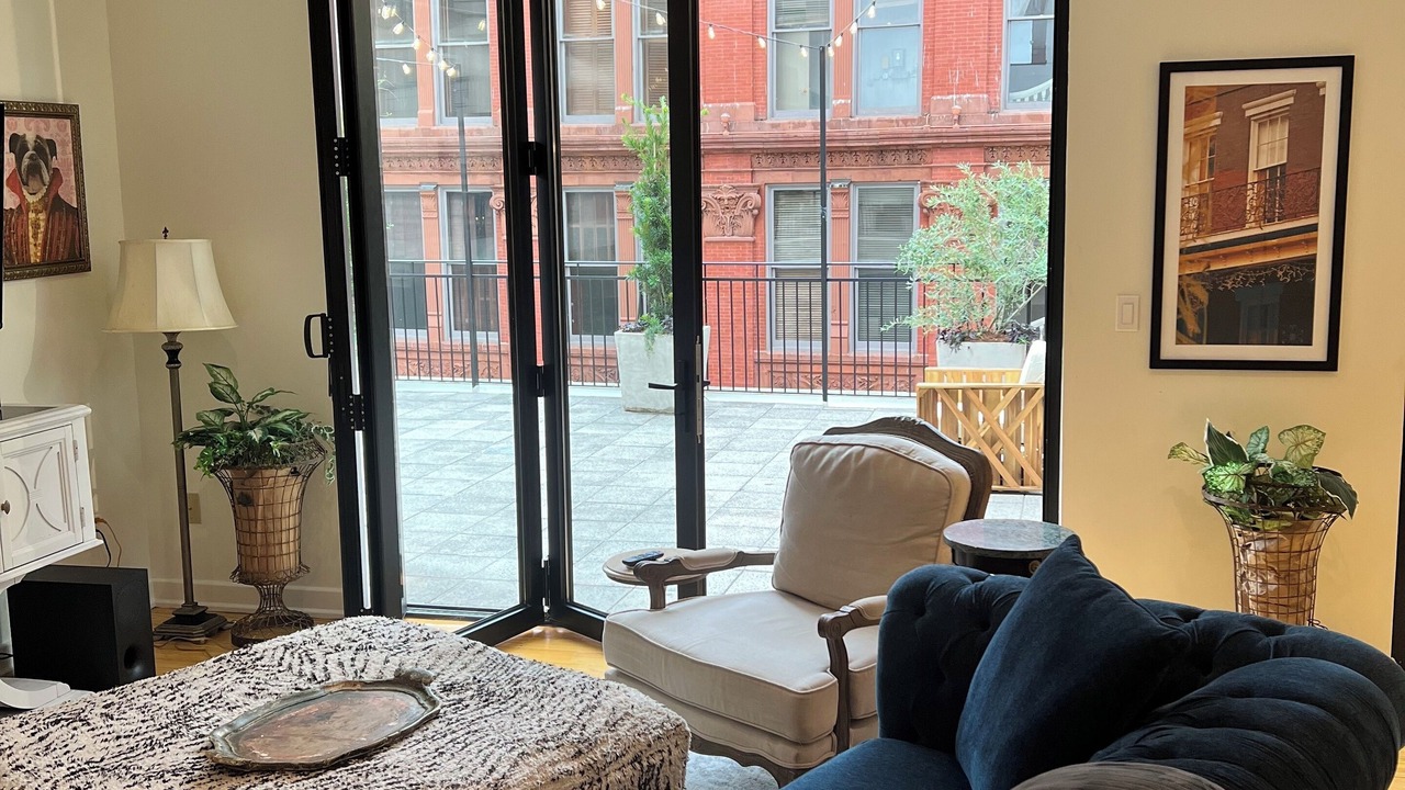 Photo of Livingroom in Central Business District