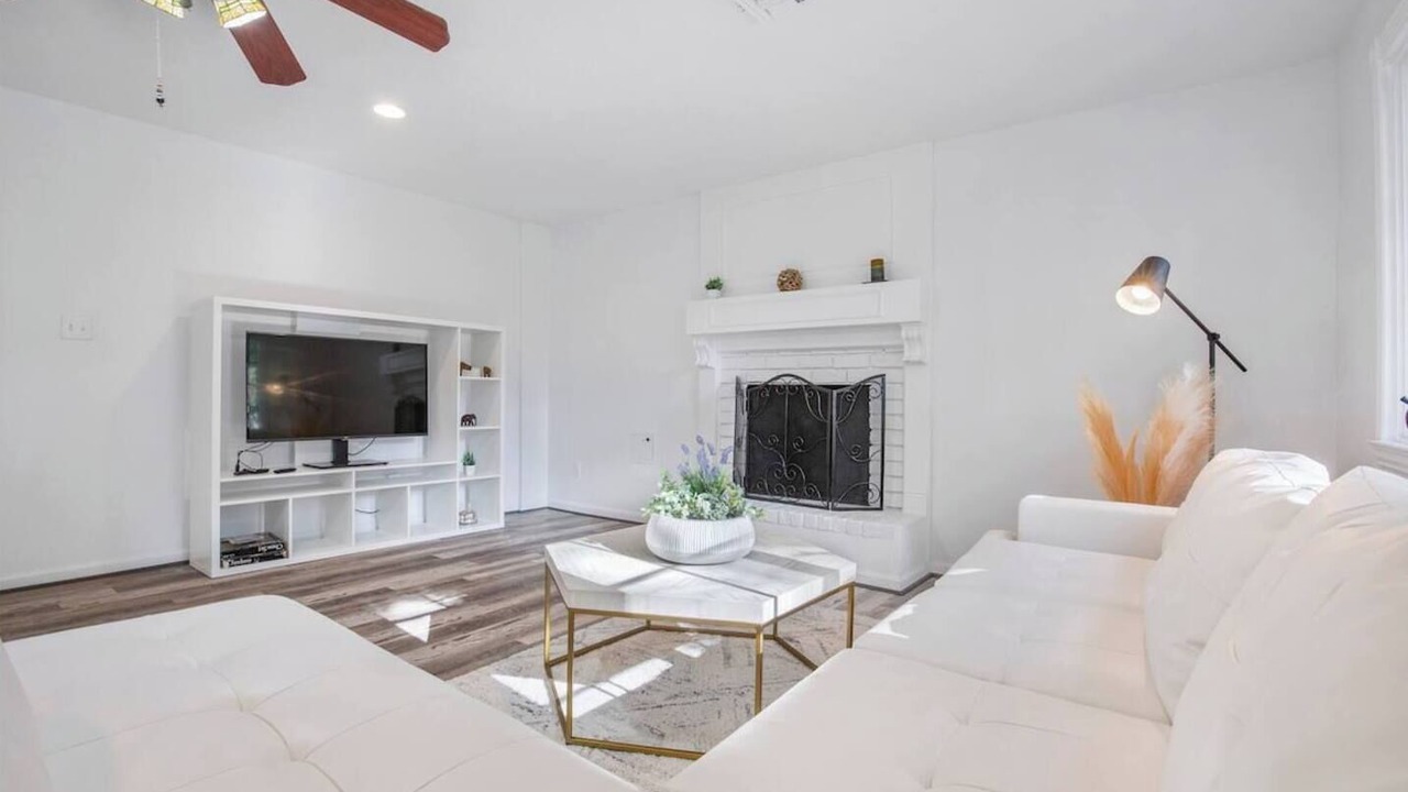 Photo of Bedroom in Friendswood