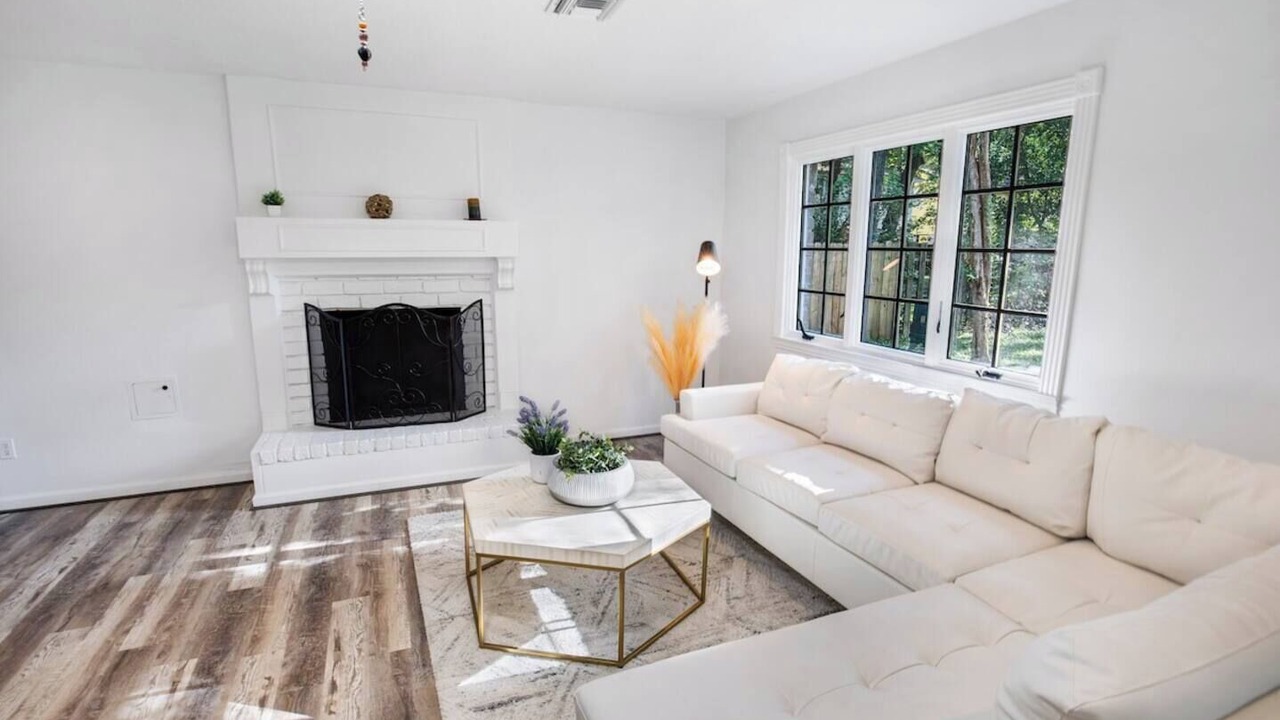 Photo of Livingroom in Friendswood