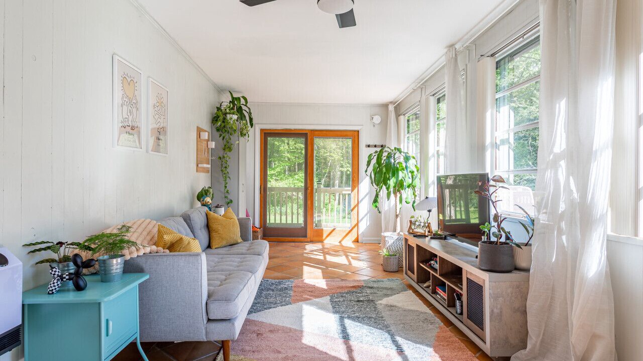 Photo of Bedroom in Town of Olive