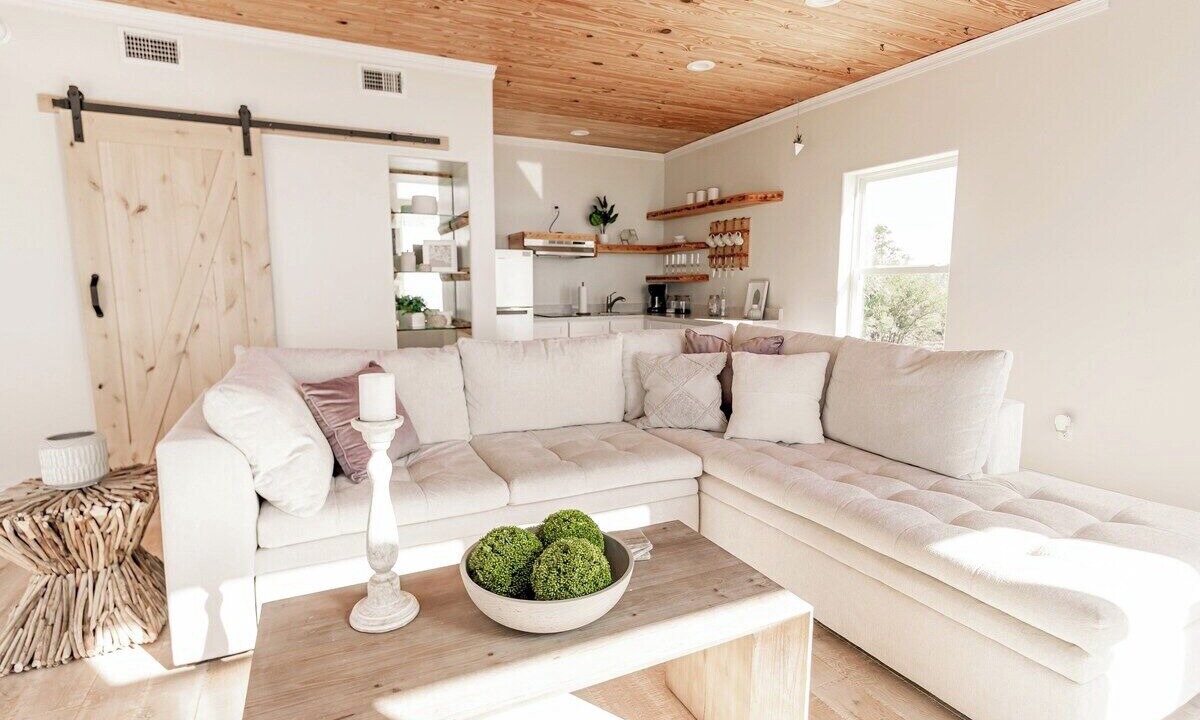 Photo of Livingroom in Ocean Springs