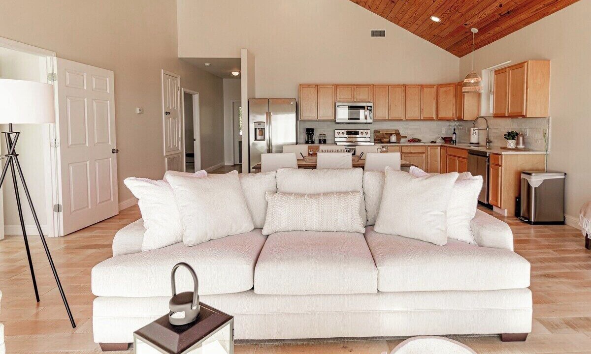 Photo of Livingroom in Ocean Springs