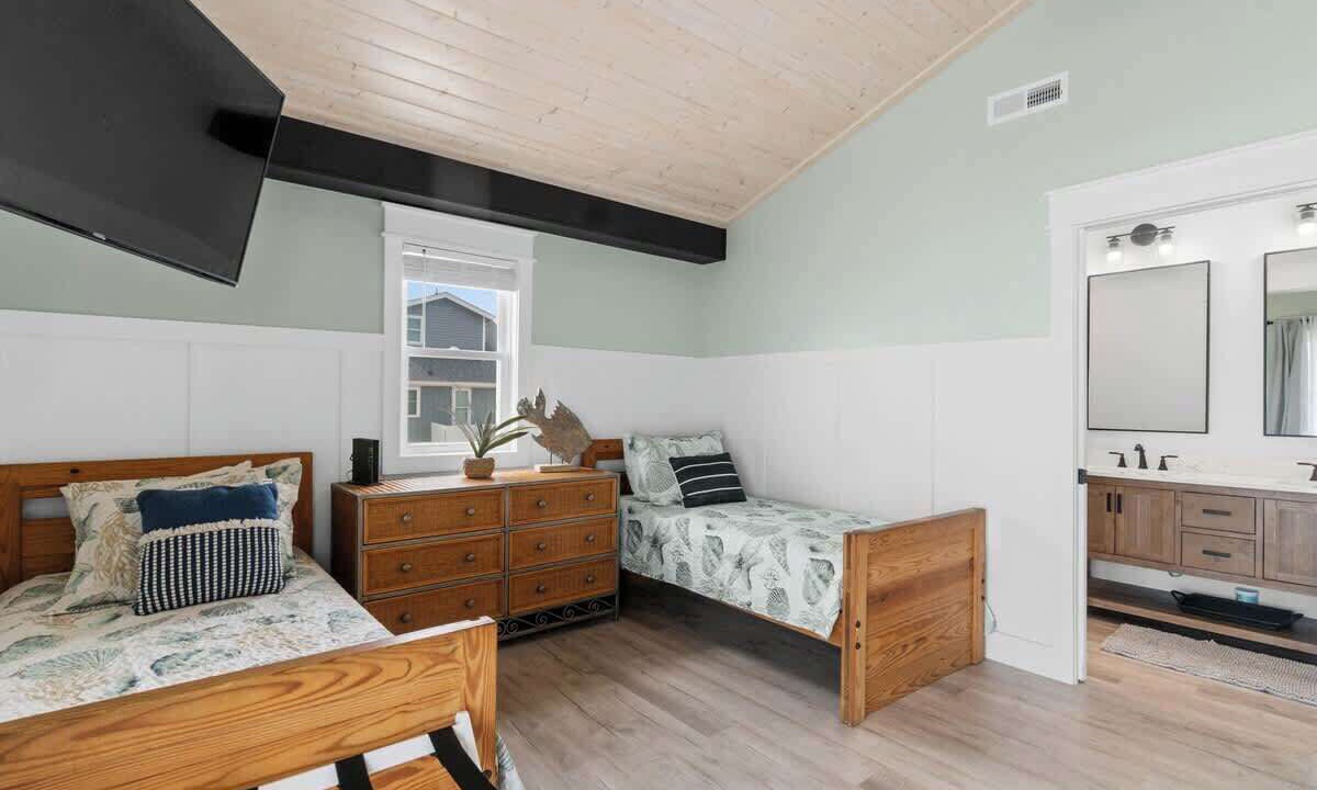 Photo of Bedroom in Ocean Isle Beach