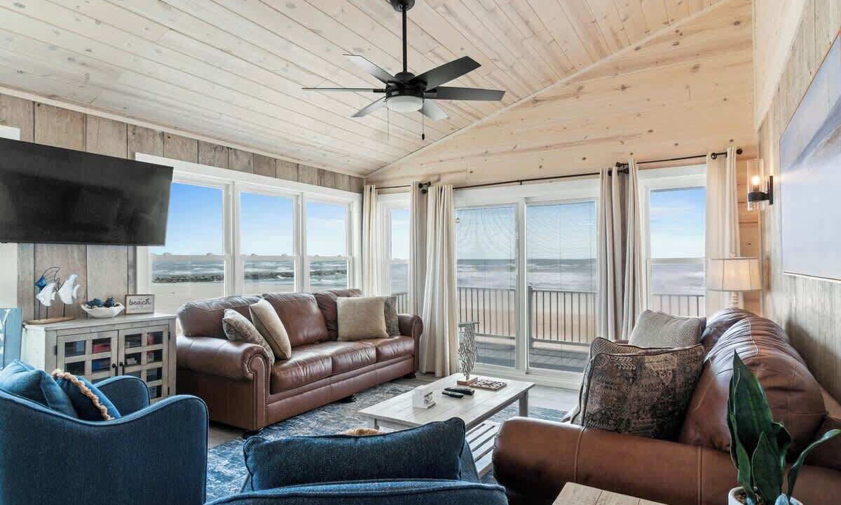 Photo of Livingroom in Ocean Isle Beach