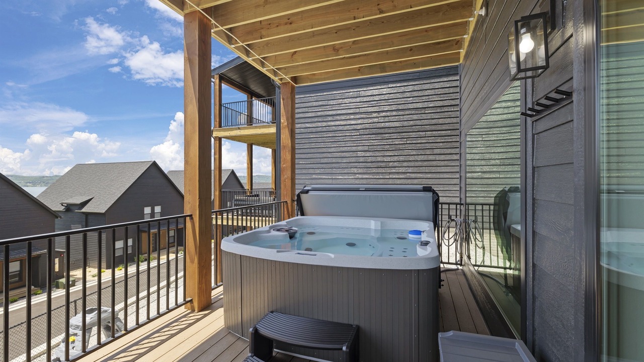 Photo of Others in Hollister