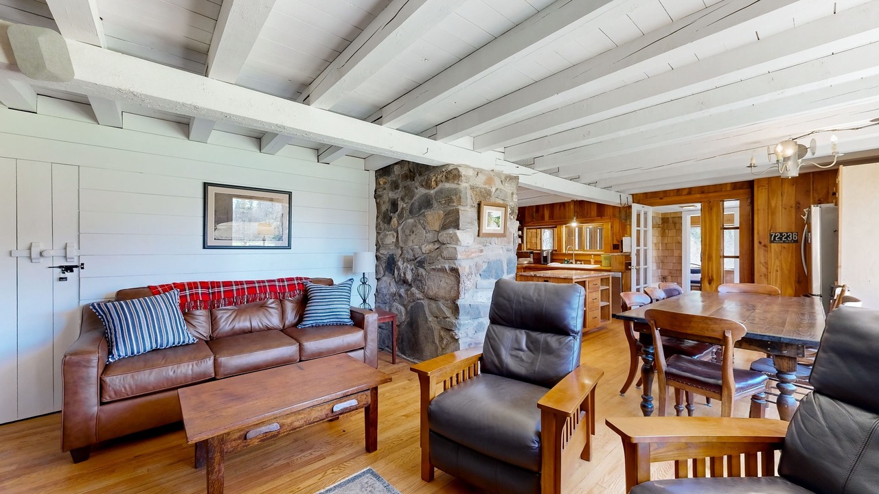 Photo of Livingroom in Lyndon Center