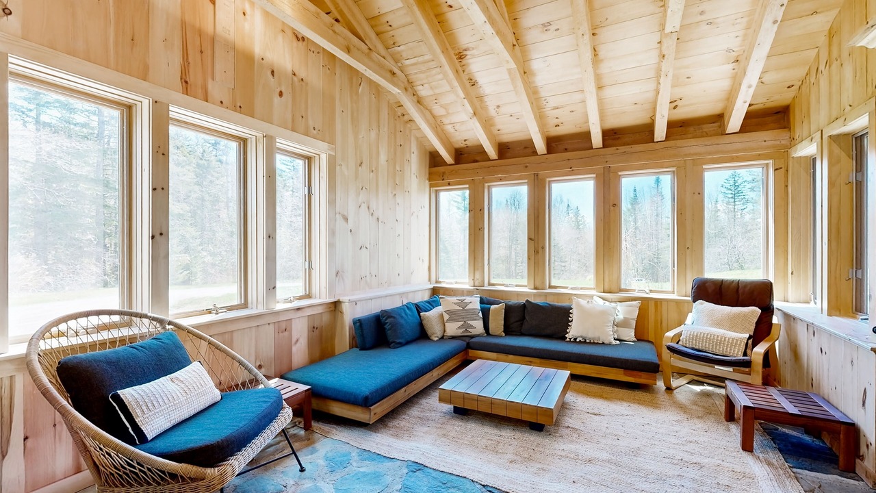 Photo of Livingroom in Lyndon Center