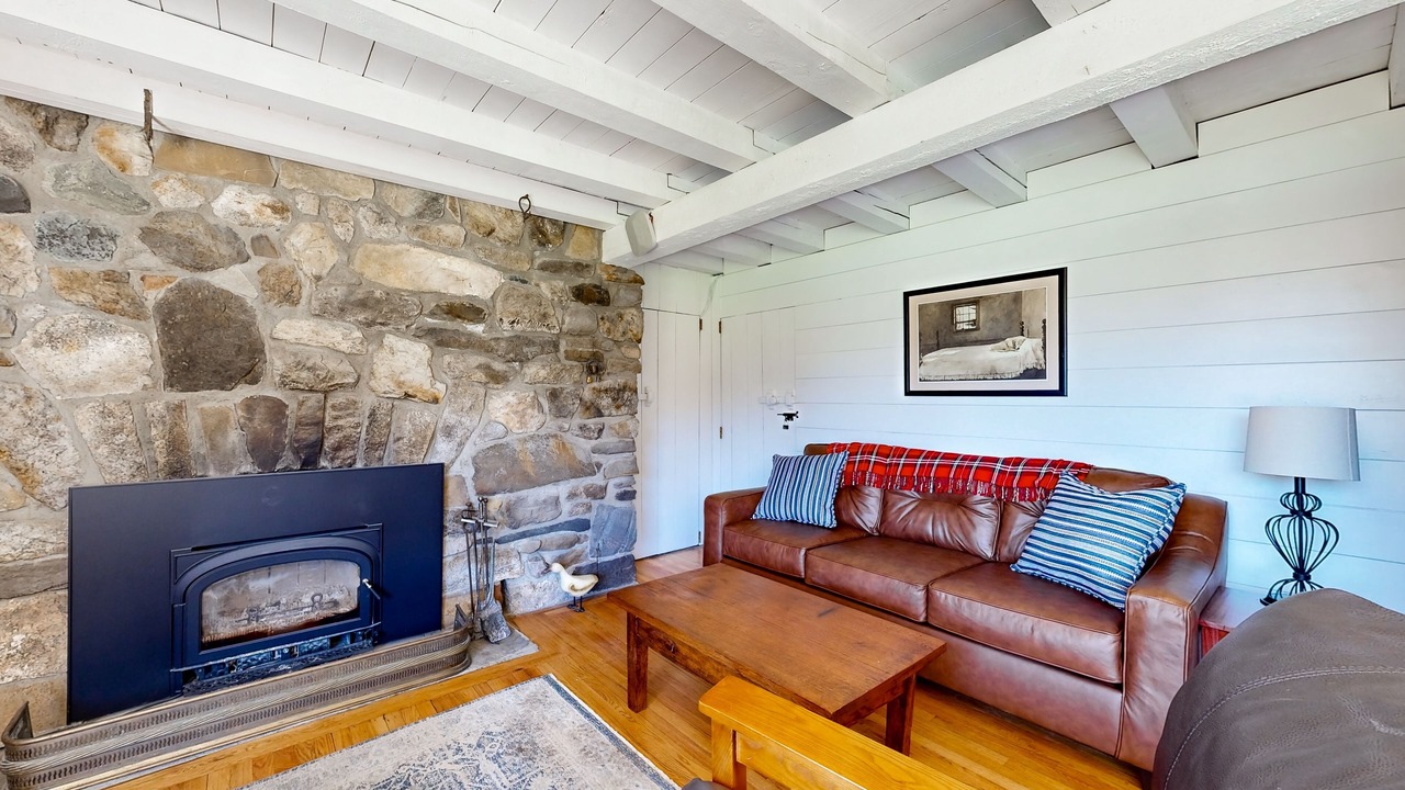 Photo of Livingroom in Lyndon Center