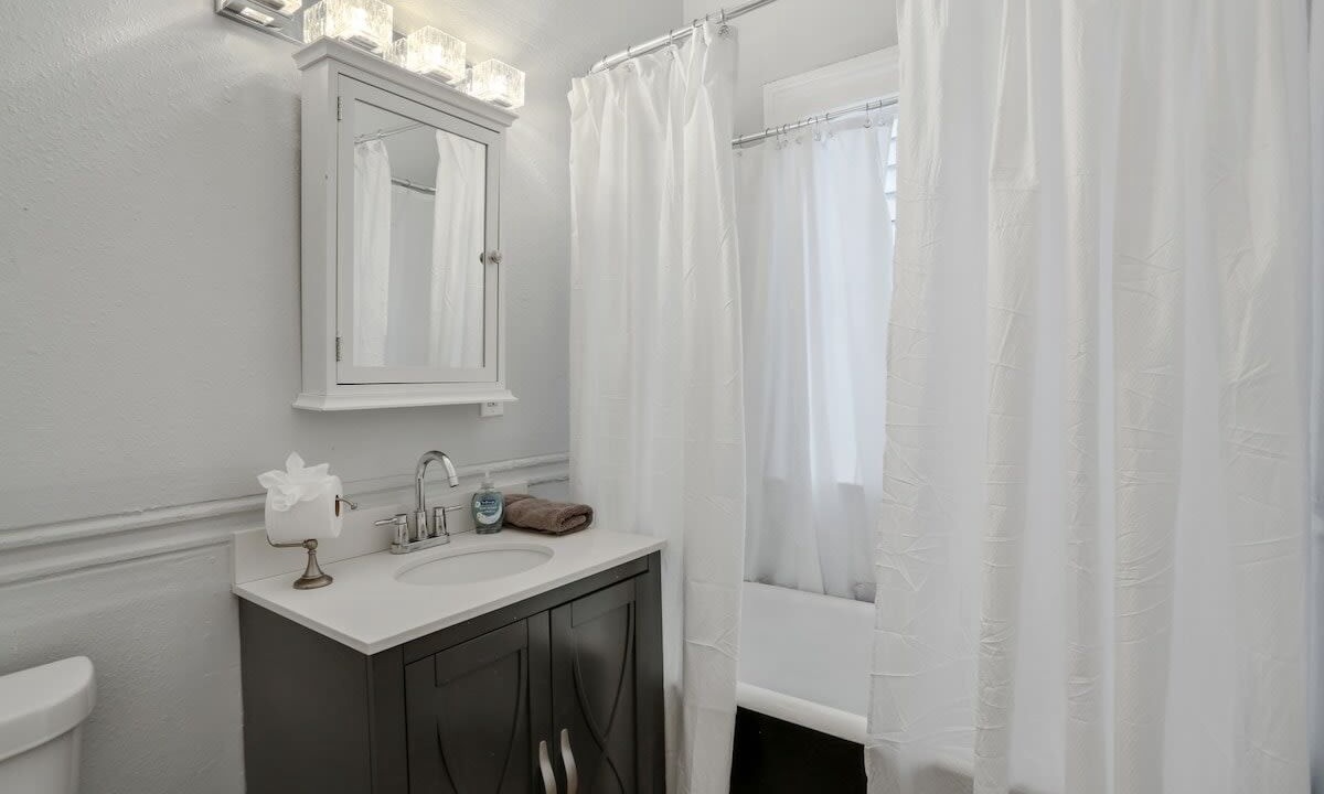 Photo of Bathroom in Algiers Point