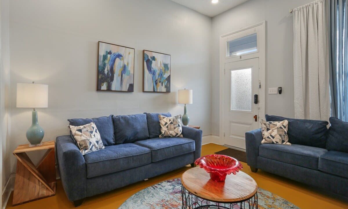 Photo of Livingroom in Algiers Point