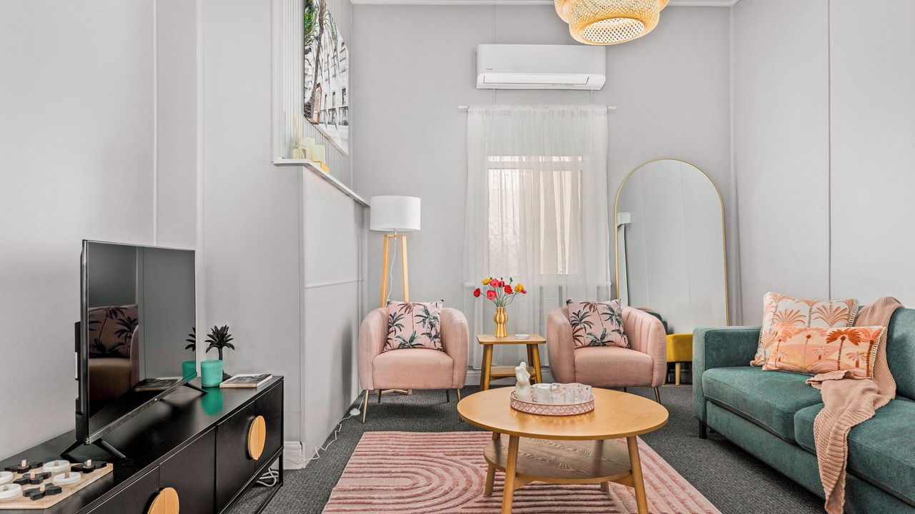 Photo of Livingroom in Pottery Estate